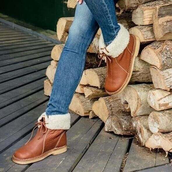Women's waterproof fleece boots with warm wool lining - ideal for winter