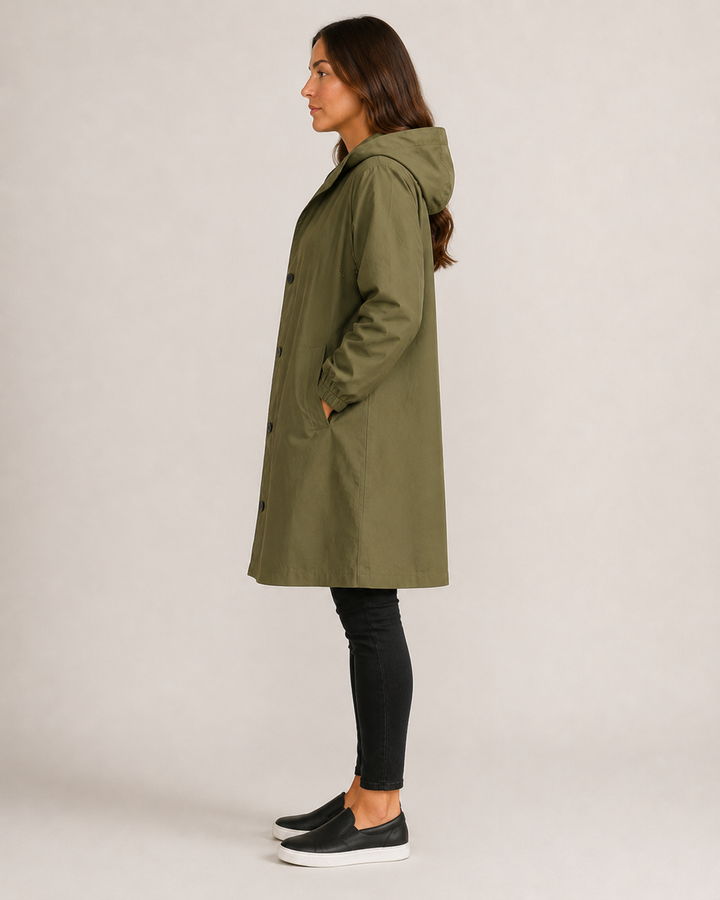 Hannelore Raincoat – Mid-Length, Lightweight & Tailored