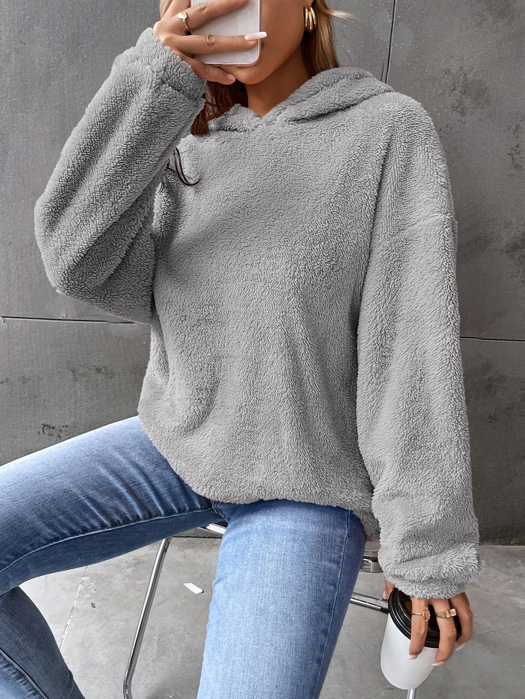 Women's hoodie - Fleece pullover - Short model - Comfortable fit - Long sleeves