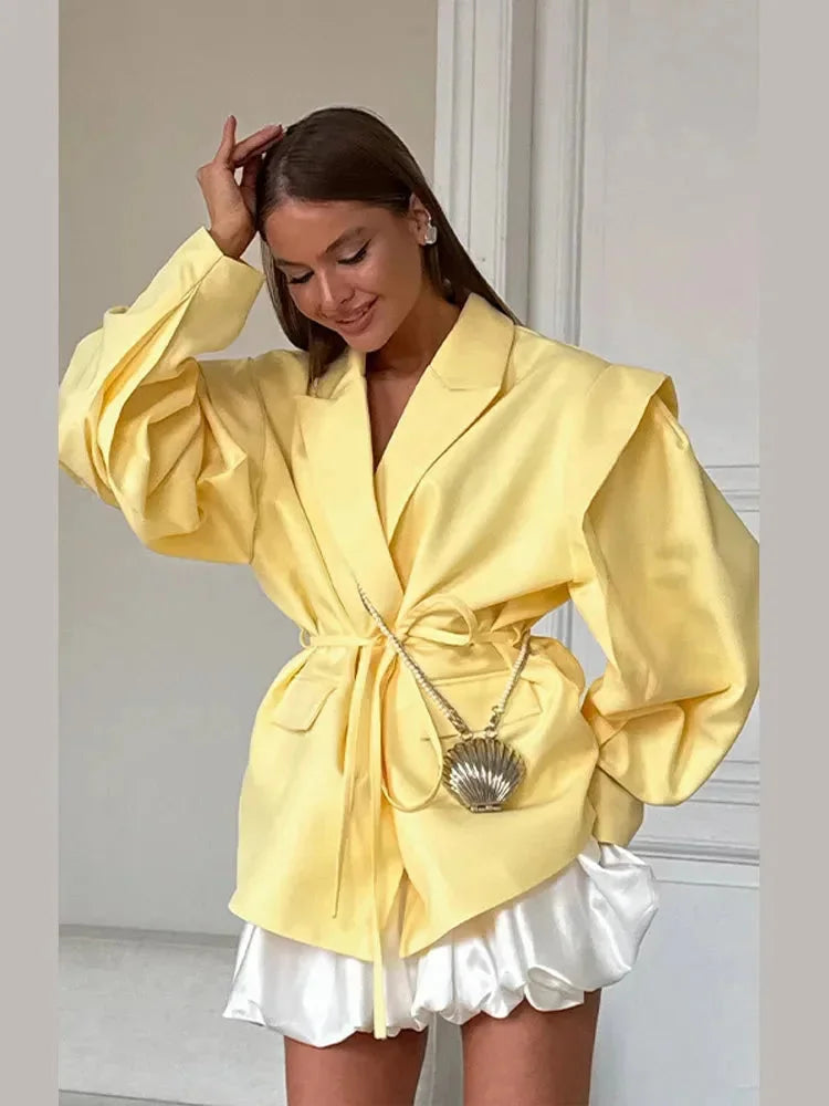Women's lace-up blazer with trendy shoulder pads