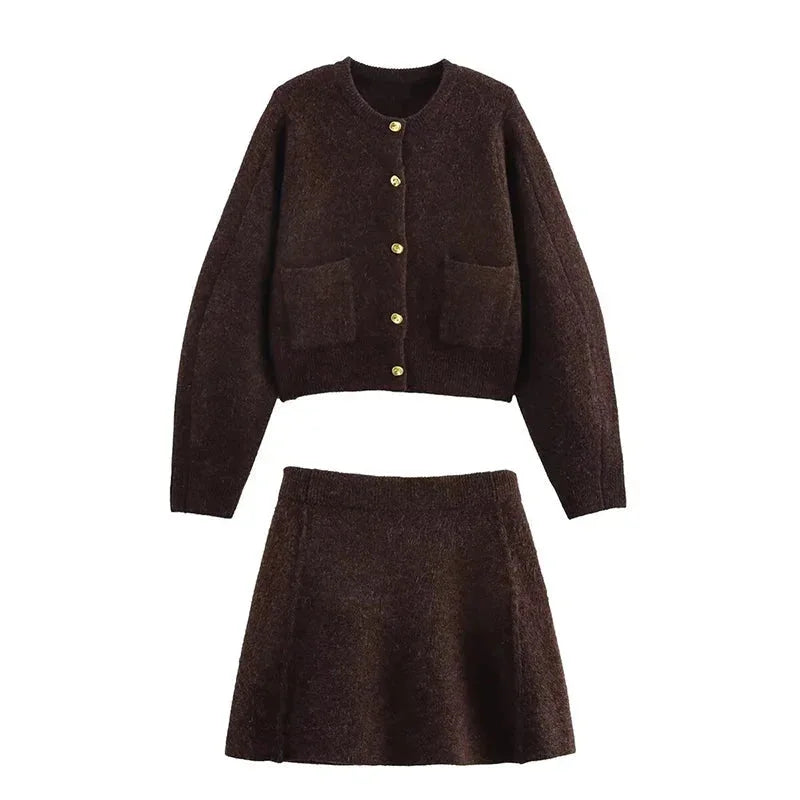 Brown knitted women's cardigan with practical pockets