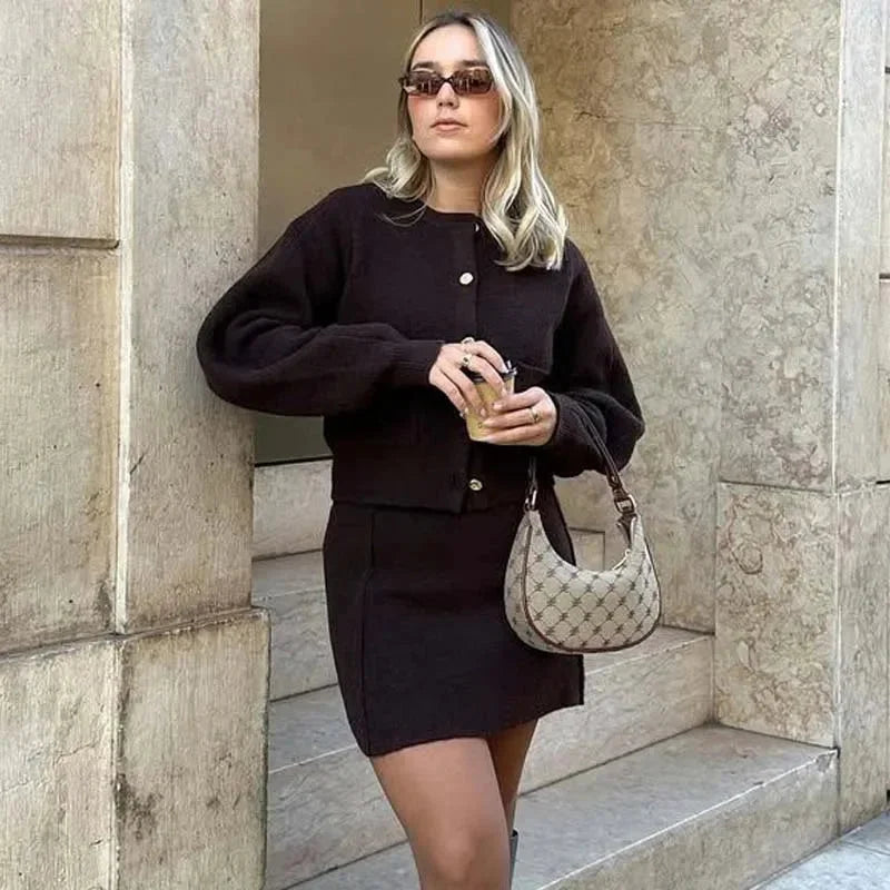 Brown knitted women's cardigan with practical pockets