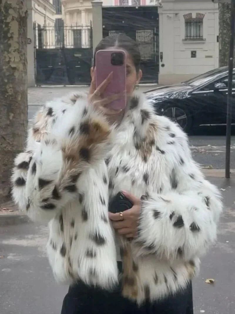 Oversized Women's Faux Fur Coat with Animal Pattern