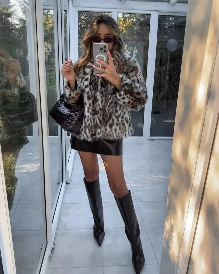 Oversized Women's Faux Fur Coat with Animal Pattern