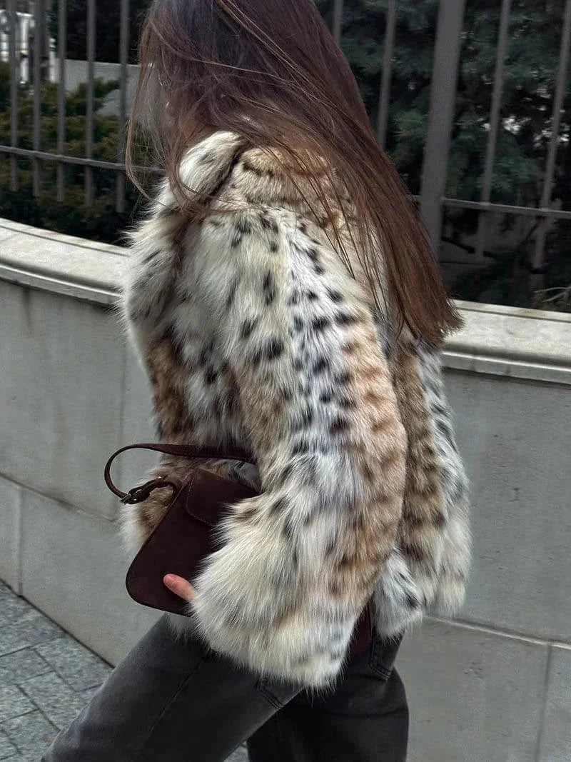 Oversized Women's Faux Fur Coat with Animal Pattern