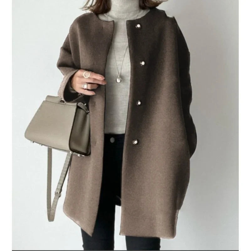 Chic Women's Coat with Buttons and Modern Style