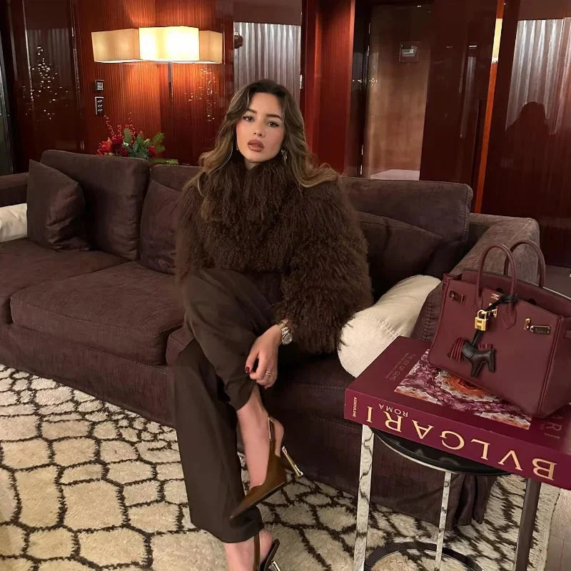 Chic women's coat with soft, enveloping texture