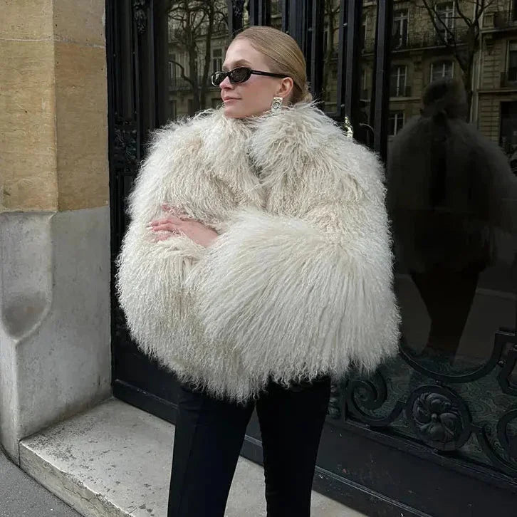 Chic women's coat with soft, enveloping texture