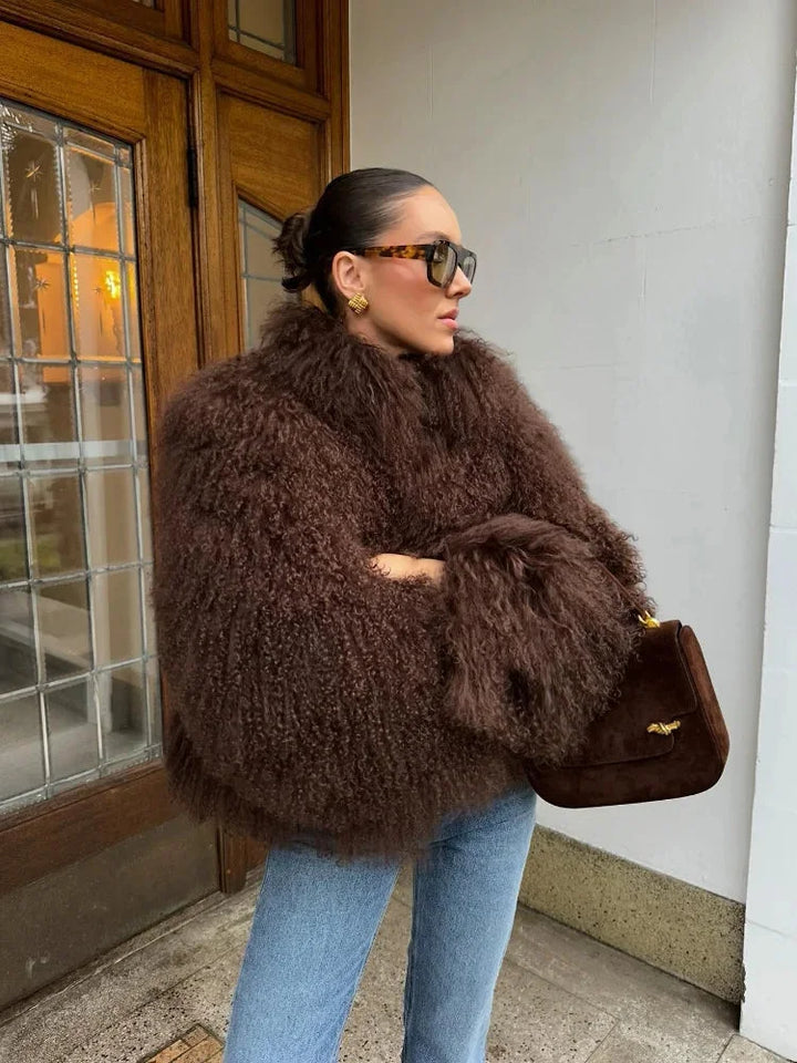Chic women's coat with soft, enveloping texture