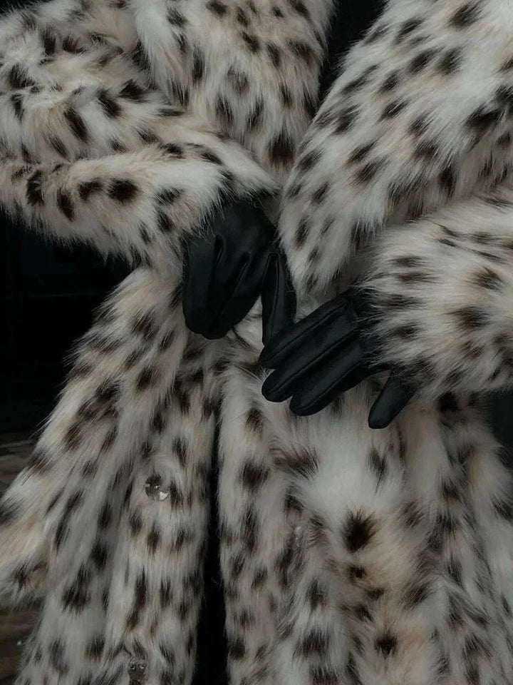 Long leopard-print coat for women, elegant and modern