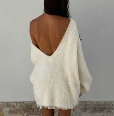 Loose-fit women's off-the-shoulder sweater