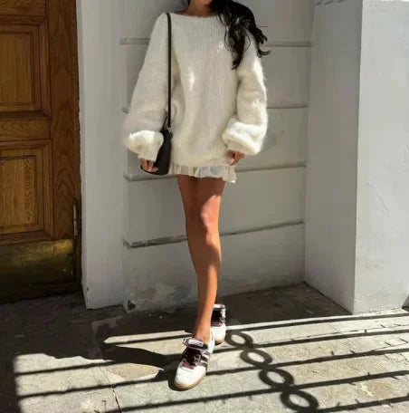 Loose-fit women's off-the-shoulder sweater