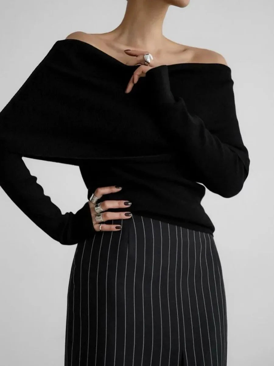 Women's Boat-Neck Sweater with Long Sleeves in Elegant Style
