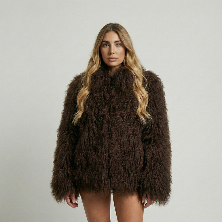 Chic women's coat with soft, enveloping texture