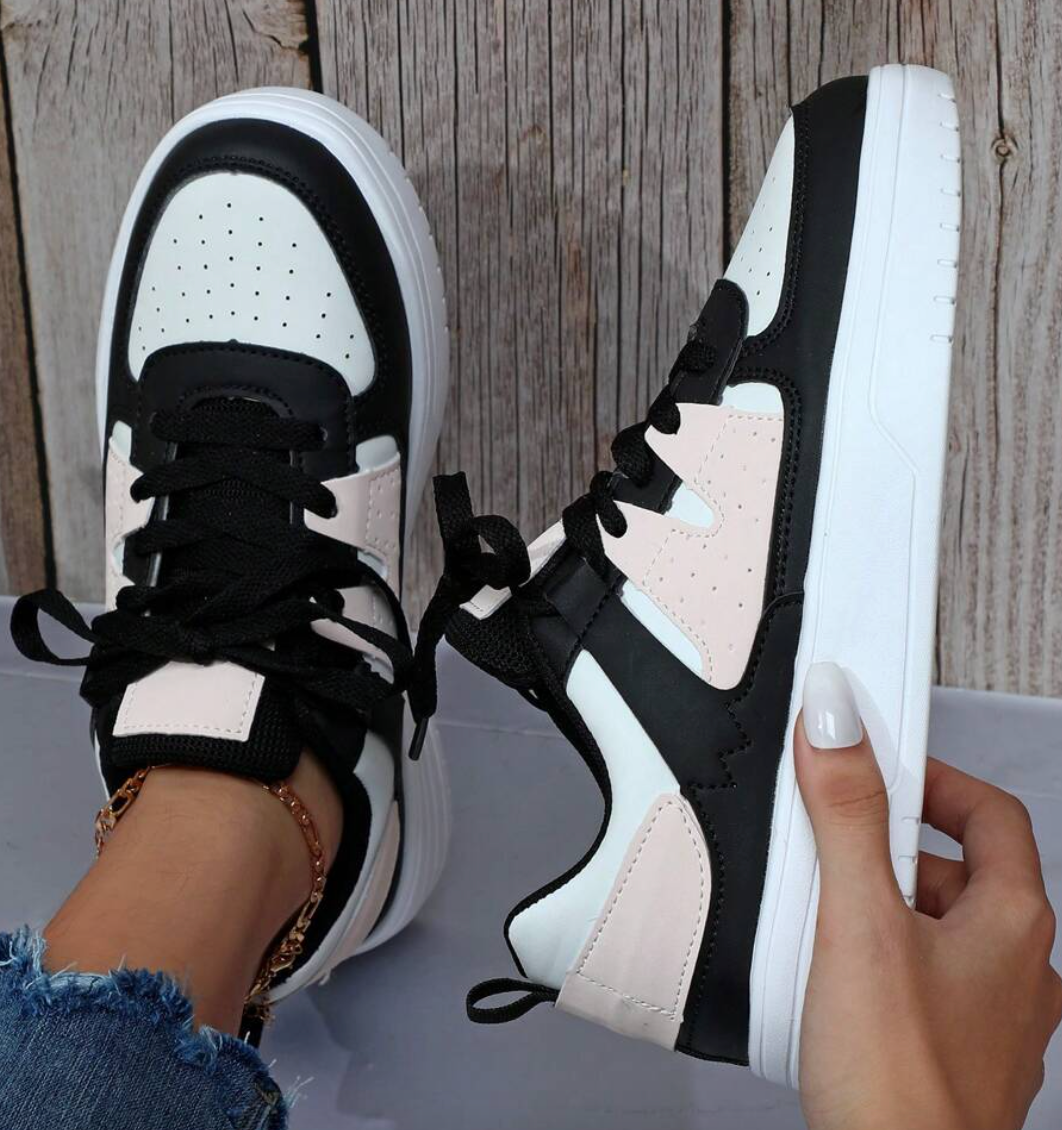 Chic Female Athletic Shoes - Lila