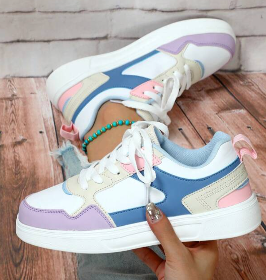 Chic Female Athletic Shoes - Lila
