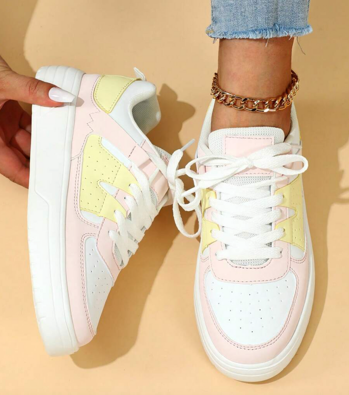 Chic Female Athletic Shoes - Lila