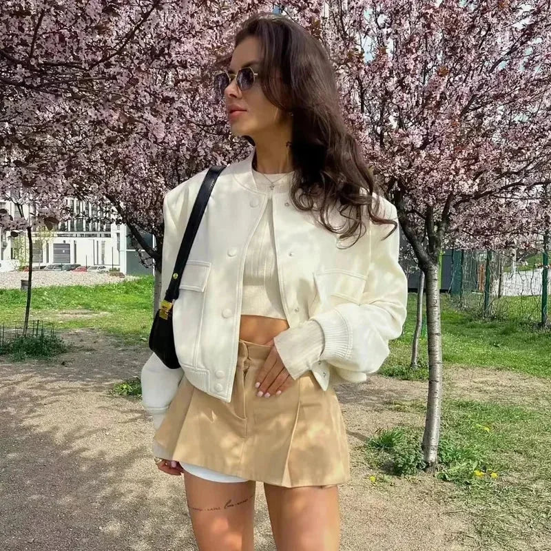 Women's bomber blazer with practical front pockets
