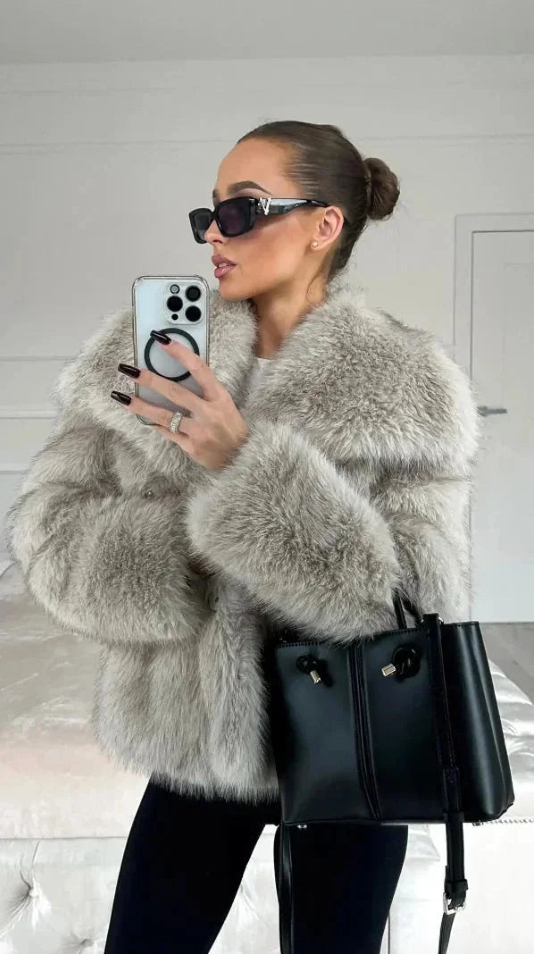 Chic blazer for women with a luxurious texture and a wide collar