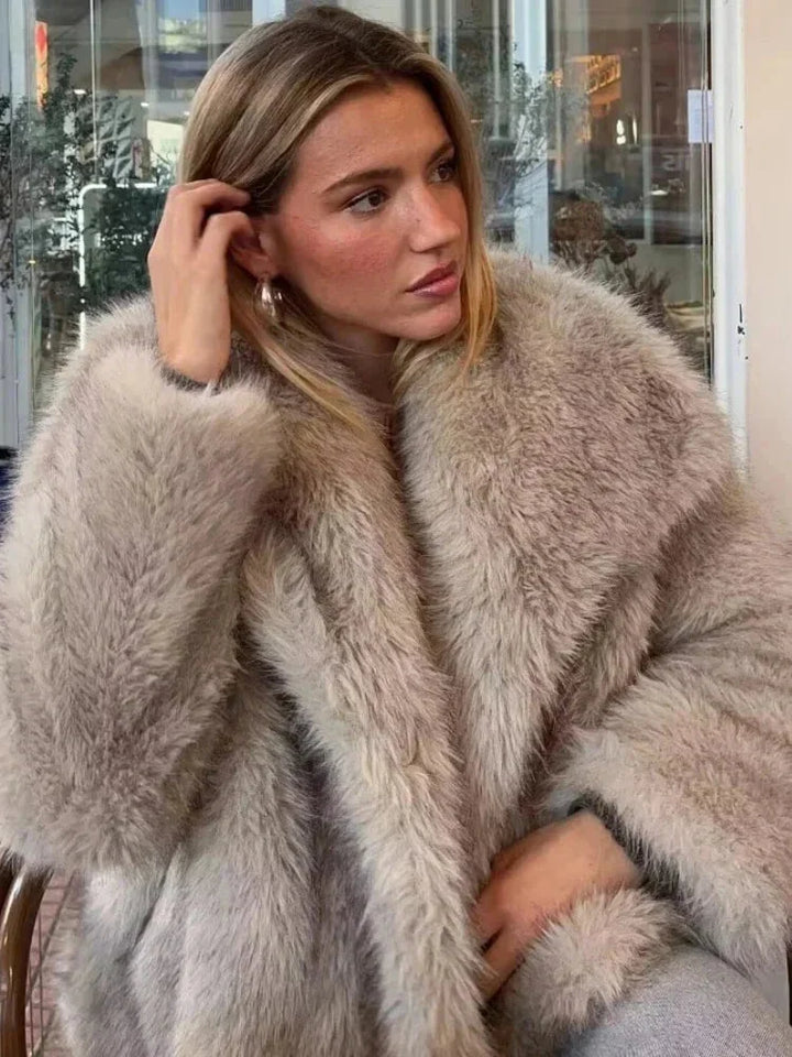 Chic blazer for women with a luxurious texture and a wide collar