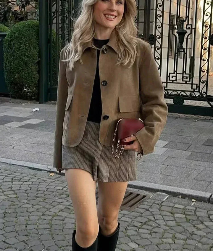 Chic Brown Women's Blazer with Buttons and a Classic Collar